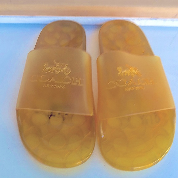 NEW COACH ULYSSA Sandals in Buttercup yellow - Picture 5 of 7
